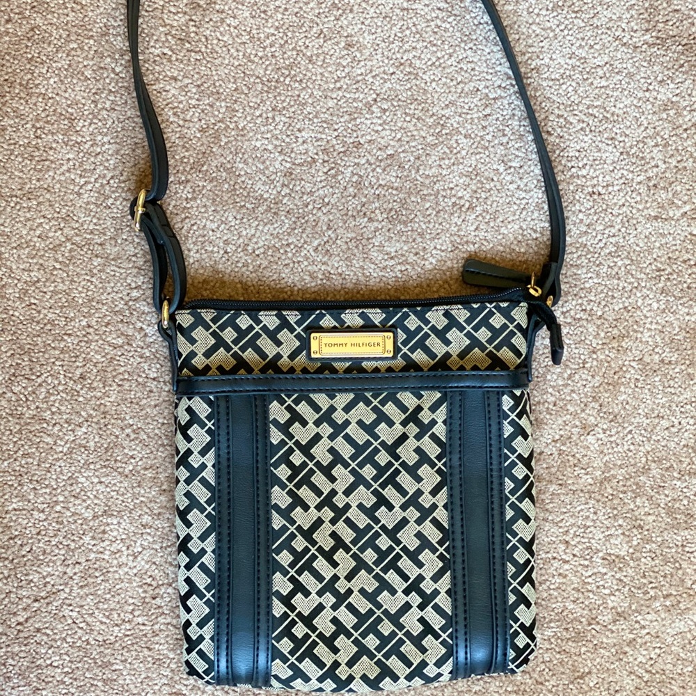 Tommy Hilfiger Cross Body Bag - Like New